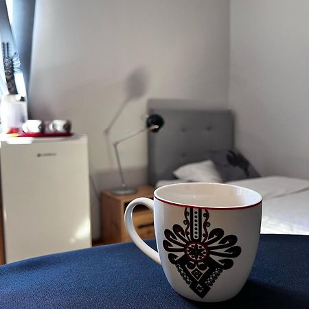 Hostel FOLKier Zgierz Buitenkant foto