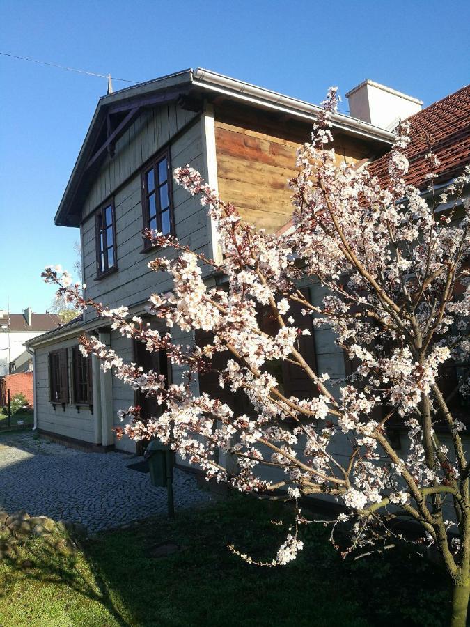Hostel FOLKier Zgierz Buitenkant foto