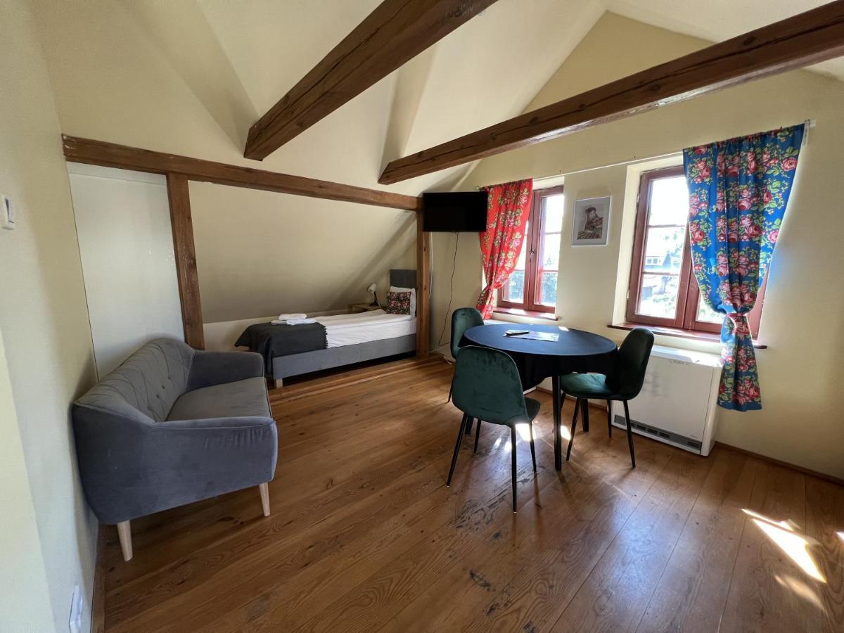 Hostel FOLKier Zgierz Buitenkant foto
