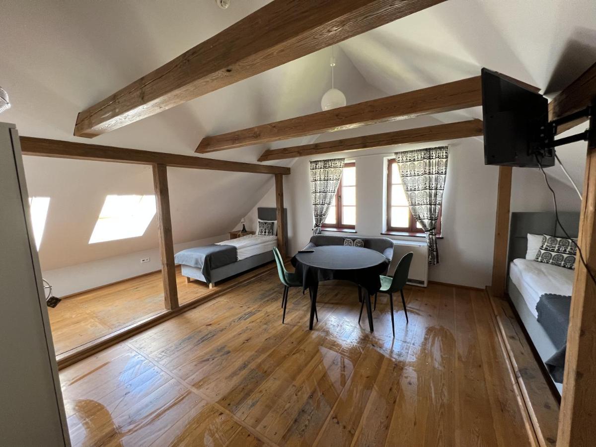 Hostel FOLKier Zgierz Buitenkant foto