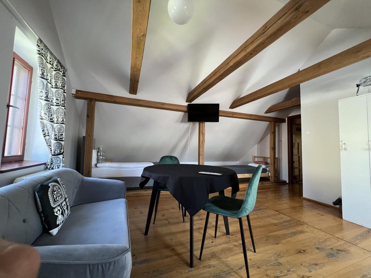 Hostel FOLKier Zgierz Buitenkant foto