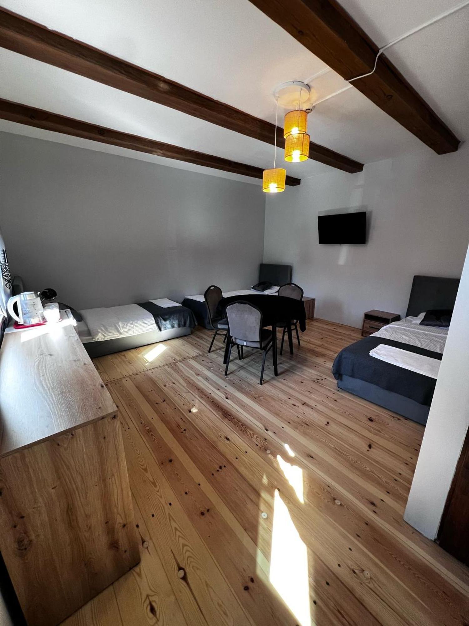 Hostel FOLKier Zgierz Buitenkant foto